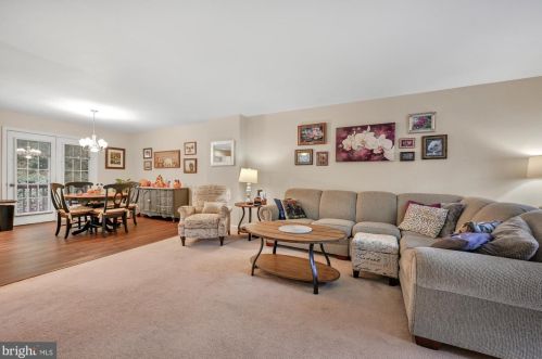 28 Deep Holw Ln, Lancaster PA  17603-7418 exterior