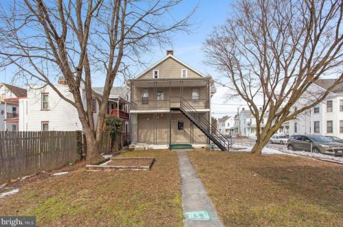 28 Middle St, Hanover PA 17331-2031 exterior