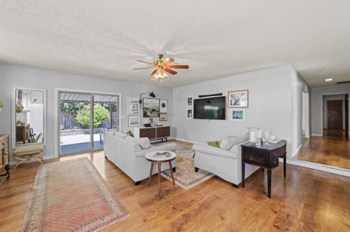 1012 Cottonwood St, Woodland CA  95695-4317 exterior