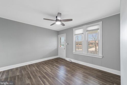 25 Regina Ave, Trenton NJ  08619-2201 exterior