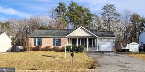 12007 Falcon Ridge Dr, Fredericksburg VA  22407-7347 exterior