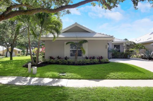 966 Bear Island Cir, West Palm Beach FL  33409-2062 exterior