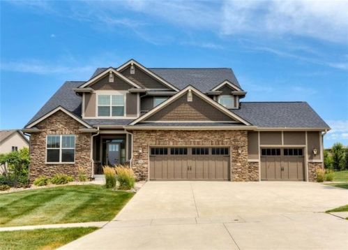 15907 Aurora Ave, Des Moines, IA 50323-2431