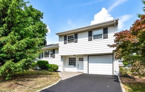 727 Pine St, Roselle, NJ 07203-1924