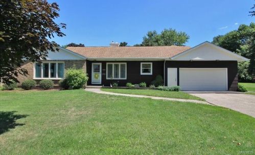 4429 Westwood Rd, Buffalo, NY 14221-6142