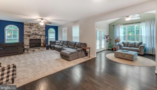 181 Empress Alexandra Pl, Fredericksburg VA  22406-4085 exterior