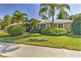 8276 Shadow Pine Way, Sarasota, FL 34238-5622