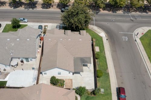 1429 Emerald Dr, Livingston CA  95334-9490 exterior