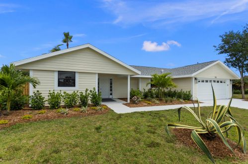 643 Crescent Ave, Fort Pierce, FL 34984-4504