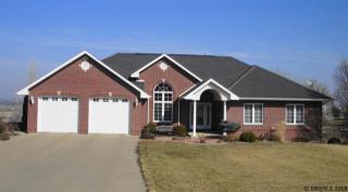 13673 Barrington Ct, Dubuque, IA 52003-9702