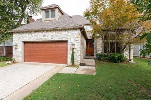 239 27 Pl, Tulsa OK  74114-5601 exterior