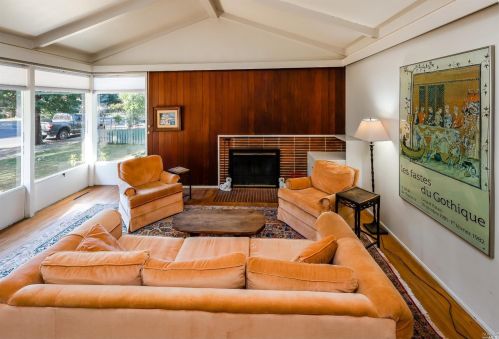 817 Walnut Ave, Ukiah CA  95482-3702 exterior