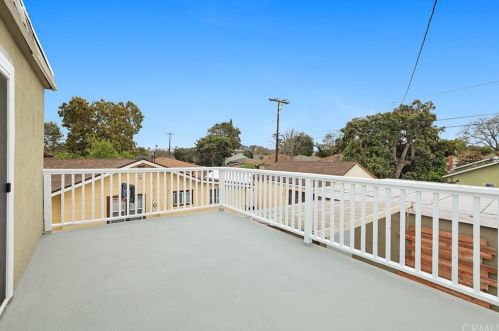 234 68th St, Long Beach CA  90805-1212 exterior