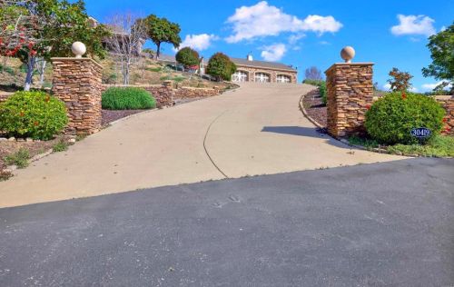 30419 Canyon Estates Rd, Vista CA  92084-1043 exterior