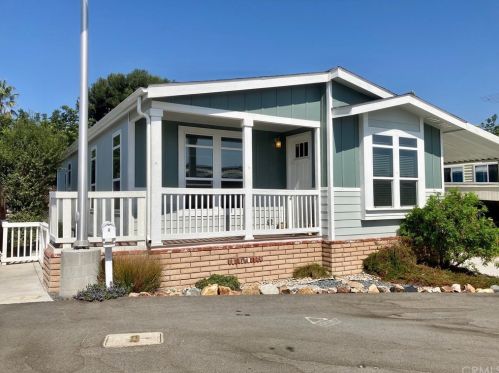 6207 Sea Breeze Dr, Long Beach, CA 90803-2334
