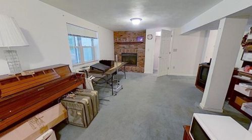 210 Northmont Dr, Verona PA  15147-2950 exterior