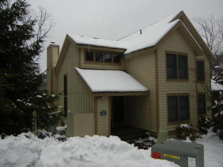 403 Vista Dr, Tannersville, PA 18372-9704