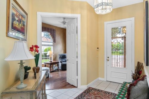 5424 Freeport Ln, Naples, FL 34119-9516