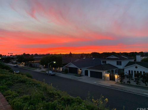 2601 Blackthorn St, Newport Beach, CA 92660-4114