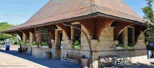 35 Little Silver Pkwy, Little Silver, NJ 07739-1118