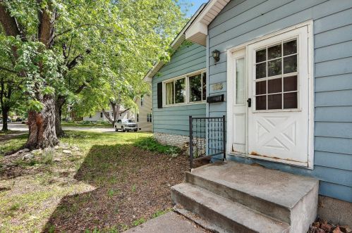 153 Bates Ave, Saint Paul, MN 55106-6330