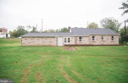 1655 Old Trail Rd, Etters PA  17319-9676 exterior