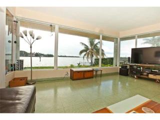 1580 Bay Dr, Miami FL  33141-4745 exterior
