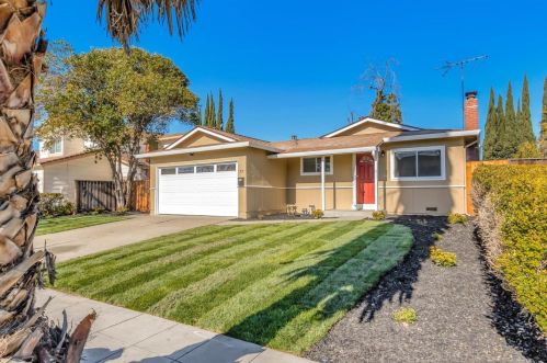 77 Washington Dr, Milpitas, CA 95035-3107
