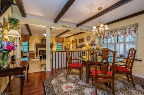 202 Burlington Ct, Flemington NJ  08822-2032 exterior