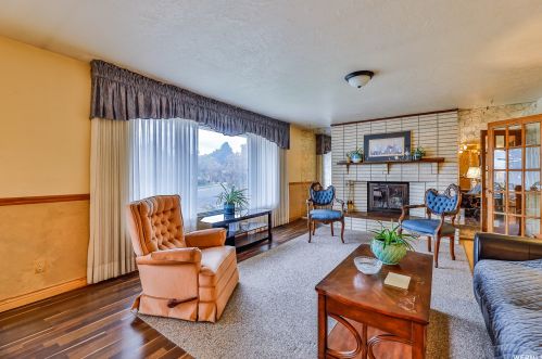 1096 Cambridge Rd, West Kaysville UT  84037-1305 exterior