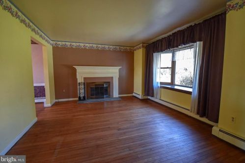 2119 Robin Ln, Pottstown, PA 19465-8609