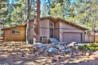 10480 Martis Dr, Truckee, CA 96161-1815