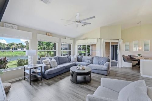 2520 Grove Isle Ct, Naples, FL 34109-0611