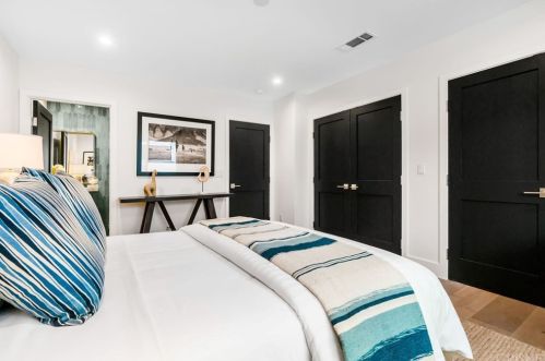 5465 Saloma Ave, Van Nuys CA  91411-3643 exterior