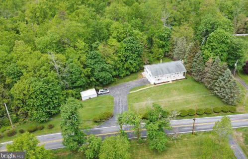 960 Mountain Rd, Siddonsburg PA  17019-9701 exterior