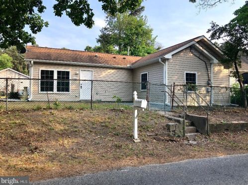 2602 Lakeshore Dr, Browns Mills, NJ 08015-4338