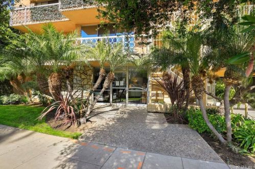 2033 3rd St, Long Beach, CA 90814-2133