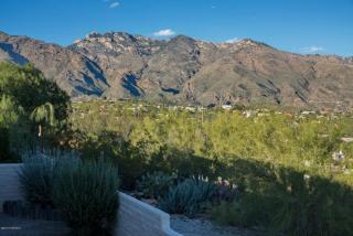 5240 Camino De La Cumbre, Tucson, AZ 85750-1506