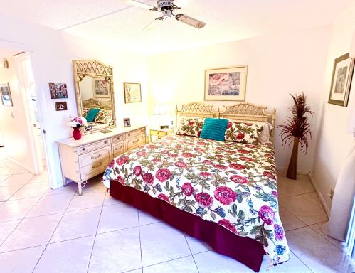 3 Berkshire A, West Palm Beach FL  33417-2151 exterior