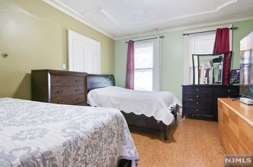 162 Summer Ave, Newark NJ  07104-2614 exterior