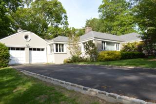 15 Dawn Dr, Smithtown, NY 11787-1762