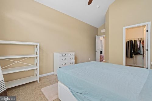 32 Black Forest Ln, Lovettsville VA  20180-8506 exterior