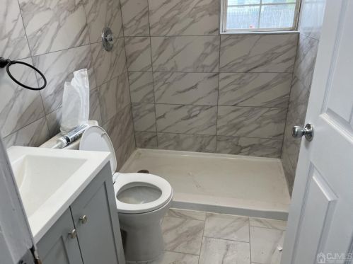 25 Livingston Ave, Avenel NJ  07001-1441 exterior