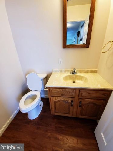 1220 Fleetwood Dr, Carlisle, PA 17013-3571