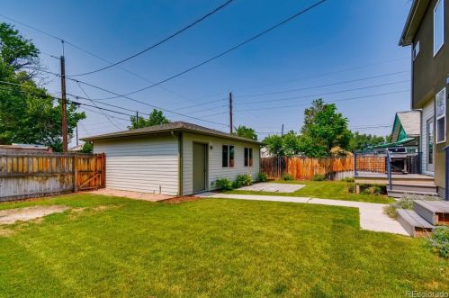 2111 Franklin St, Denver CO 80205-3905 exterior