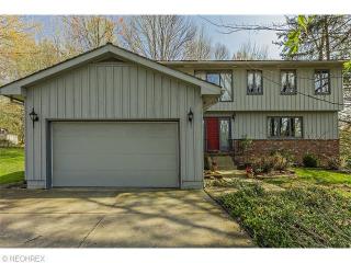 426 Apple Hill Dr, Macedonia, OH 44067-1107