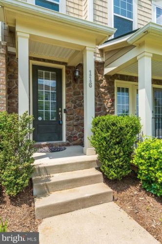 116 Anthem Ave, Herndon, VA 20170-5166