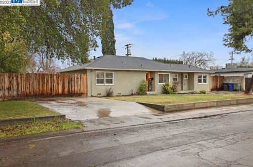 1542 Overholtzer Dr, Modesto, CA 95355-3138
