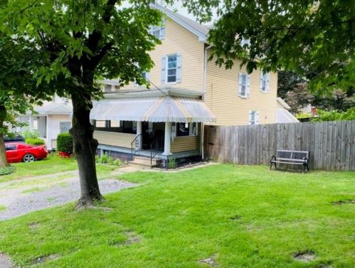 415 Lafferty St, Jeannette, PA 15644-1859