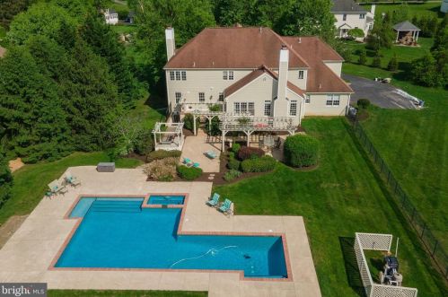 42 Thornbird Way, Newtown Square, PA 19073-2723
